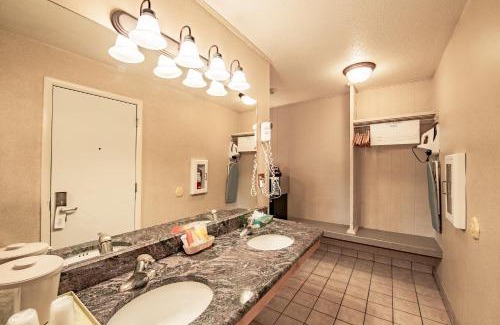 Jackson Hotel | Antler Inn