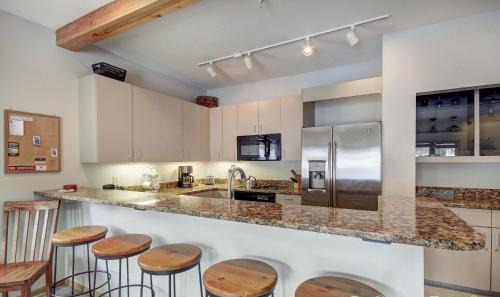 Four O'Clock Casa | Antlers B23 by Ski Country Resorts