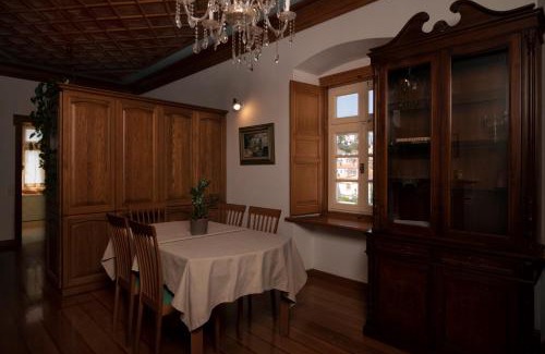 idhra Villa | Antoinette Mansion