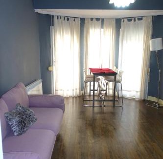 Ponferrada Apartamento | Antolín Yellow Door