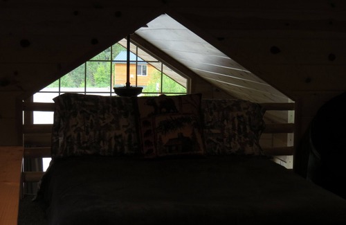 North Powder Cabina | Antone Creek Lodge, Cabinas portátiles de Rich, Classic Double Loft # 1