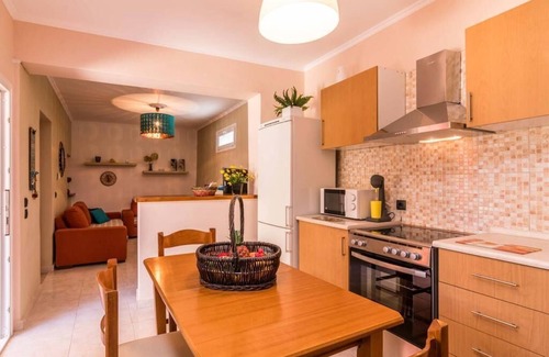 Corfu Apartamento | Antonela Sunshine Apartment by CorfuEscapes
