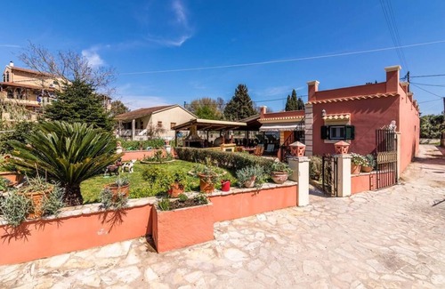 Corfu Apartamento | Antonela Sunshine Apartment by CorfuEscapes