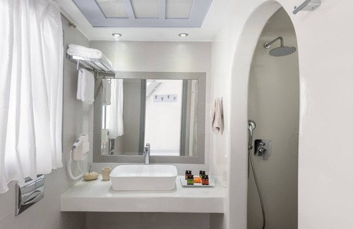 Perissa Hotel | Antoperla Luxury Hotel & Spa