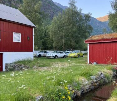 Borgund Casa | Aobrio Holidayhouse, authentic norwegian farmhouse close to Flåm