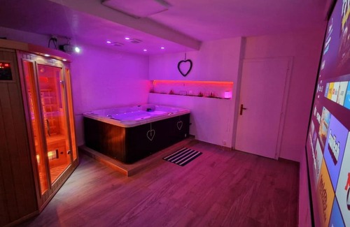 Colmar Centre Ville Apartamento | Aog prestige Le rêve Jacuzzi cinéma Sauna Privat
