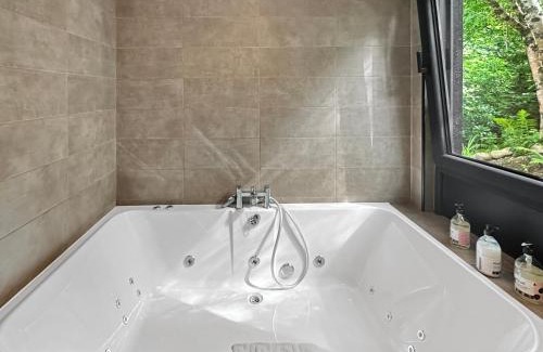 West Laroch Chalet De Esquí | Aos Sí - Wellness - Jacuzzi - Lodges