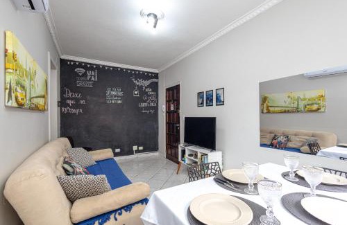 Tupi Apartamento | Apê na Tupi com Ar Condicionado nos Quartos e Sala, Garagem e a 100m da praia