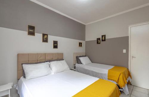 Tupi Apartamento | Apê na Tupi com Ar Condicionado nos Quartos e Sala, Garagem e a 100m da praia