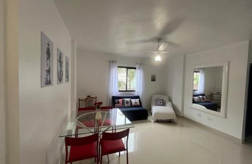 Vila Julia Apartamento | Ap 700m Praia Enseada-TV Smart, Garagem-Elevador