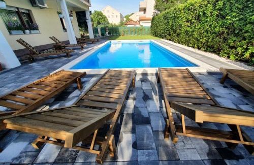 Kastel Novi Apartamento | Ap Villa Isabella with private pool