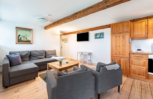 Hellschen-Heringsand-Unterschaar Apartamento | Apartamento 'Am Halbmond 1' con terraza privada, jardín compartido y Wi-Fi