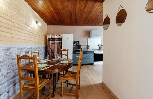 Saint-Martin-sur-la-Chambre Apartamento | Apartamento "Gîte Zen Attitude" con vistas a la montaña, bañera de hidromasaje privada y Wi-Fi