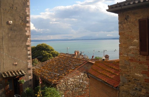 Collesanto Apartamento | Apartamento La Grapo con piscina en Villa La Rogaia, Umbria, LagoTrasimeno
