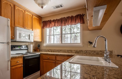 Dorrington Cabina | Apache Pines w/ A/C, Decks & Rec Access