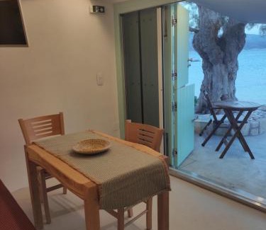 Kimolos Casa | Apanemo Beach House Agios Nikolaos Kimolos