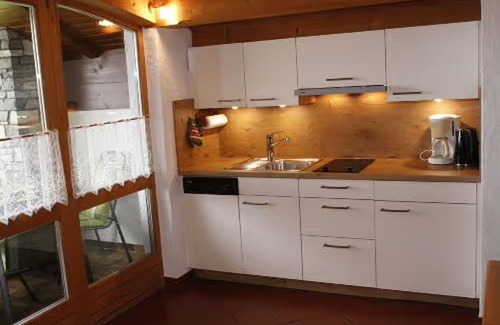 Waging am See Apartamento | Apartamento 'Ferienwohnung Alpenblick' con vistas al lago, jardín privado y Wi-Fi