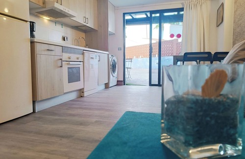 Playa del Aguila Casa | Apartment in SUN CLUB, first line on the beach! Balcony, swimming pool