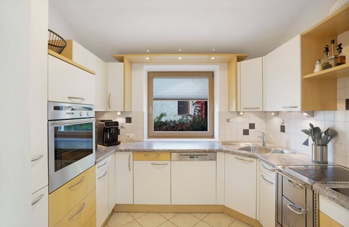 Caldaro Sulla Strada del Vino Apartamento | Apartamento 'Sonnblick Kaltern' con vistas a la montaña, Wi-Fi y aire acondicionado