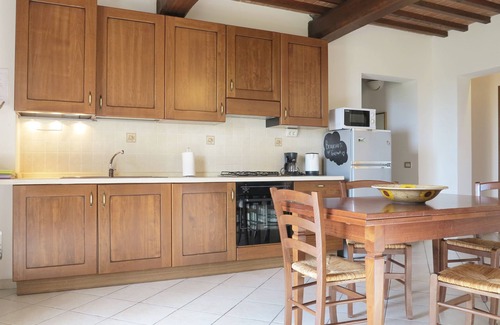 Fucecchio Apartamento | ¡Apartamento perfecto para familias en casas de vacaciones con piscina, parque, wifi y hamacas!