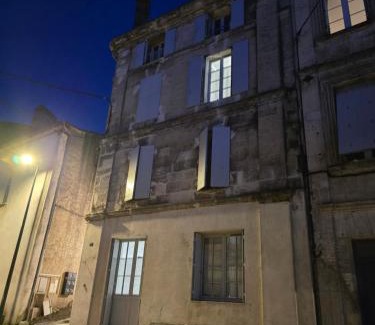 Angouleme Apartamento | Apart 1 chambre rénové 2025 I Parking prive gratuit inclus I Secteur LHoumeau Gare