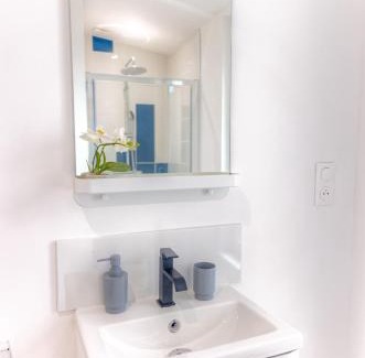 Angouleme Apartamento | Apart 1 chambre rénové 2025 I Parking prive gratuit inclus I Secteur LHoumeau Gare