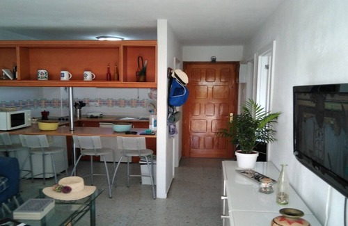 Playa del Aguila Apartamento | Apartamento al lado del Mar. Piscina. Paz y Tranquilidad. Wifi.