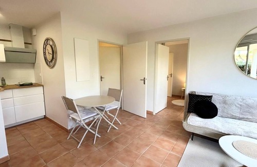 Castelnau-d'Estretefonds Apartamento | Apartamento-Confortable-Baño con bañera-Terraza