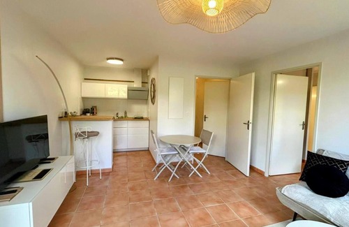 Castelnau-d'Estretefonds Apartamento | Apartamento-Confortable-Baño con bañera-Terraza