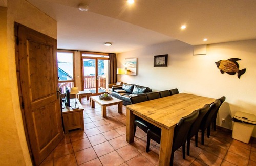 Saint-Francois-Longchamp Casa | Apartment suitable for 8-10 persons. In center of Saint François Longchamp with ski in & out.