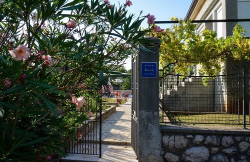 Sveti Vid Dobrinjski Apartamento | Apartment Villa Oliva