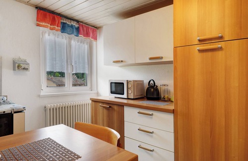 Castello-Molina di Fiemme Apartamento | Apartment 'Rosy' with Mountain View, Balcony and Wi-Fi