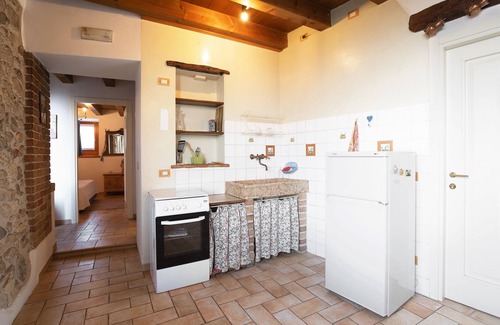 Albisano Apartamento | Apartamento "Casa Silvia ll" con vistas al lago, Wi-Fi y jardín