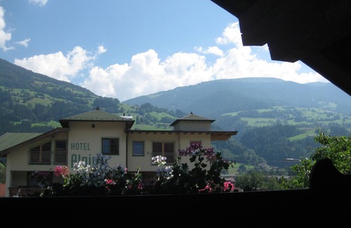 Ried im Zillertal Apartamento | APART KOPP - 1 APARTMENT 2 - 4 pers. Close to the ski area - HOCHZILLERTAL- central location