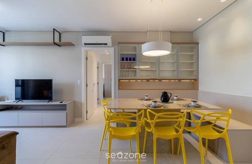 Cachoeira do Bom Jesus Apartamento | Apart Near the Beach in Cond. w/Pool Adc0205
