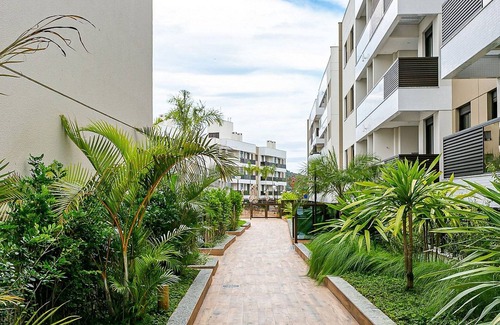 Cachoeira do Bom Jesus Apartamento | Apart Near the Beach in Cond. w/Pool Adc0205