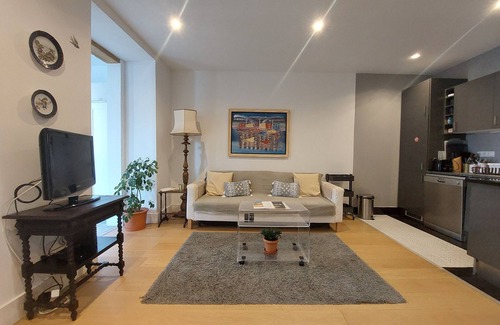 Penha de Franca Apartamento | Lugar encantador con jardín privado