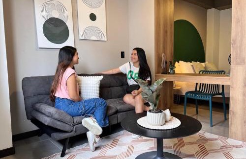 Villa Hermosa Apartamento | Aparta estudios primer piso con escritorio