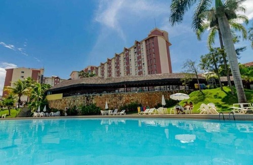 Vila Moraes Apartamento | Apartamento com Requinte e Conforto no Hotel Hotsprings, com Banheira Privativa