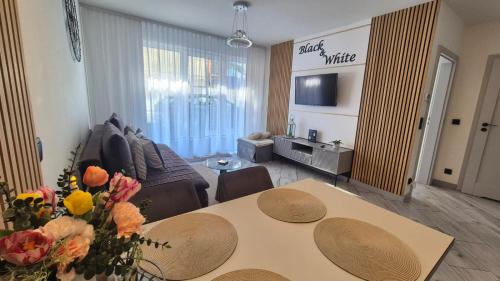 Mielno Apartamento | Apartament Black-White