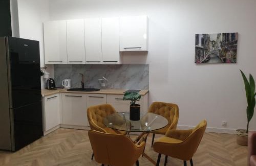 Szczawno-Zdroj Apartamento | Apartament CzarnoRóżowy