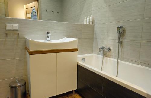 Lagiewniki Apartamento | Apartament Czerwone Maki