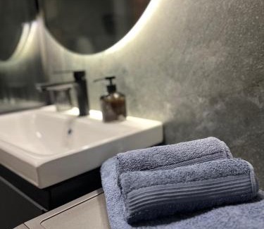 Kielce Apartamento | APARTAMENT DISCReeT SLeeP iN CITY CENTER PARKING GARAŻ KOZIA KIELCE