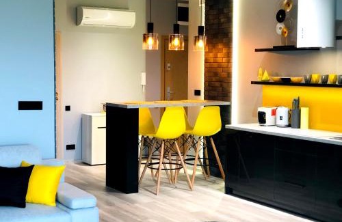 Wilkasy Apartamento | APARTAMENT ELEGANCE YELLOW w Nautica Resort