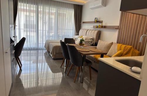 Trikomo Apartamento | Apartament Elizabeth Courtyard