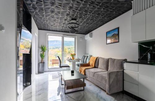 Bierutowice Apartamento | Apartament Górski Horyzont - z widokiem na śnieżkę i prywatnym parkingiem by SpaceApart