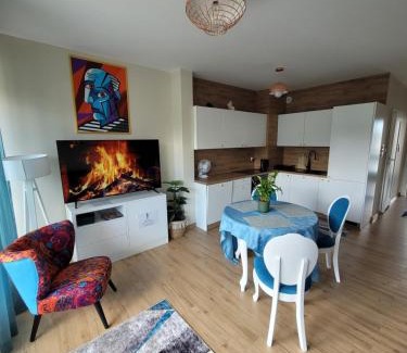 Charzykowy Apartamento | Apartament Kinowy z Tarasem Widokowym i Netflixem PanTuNieSpał