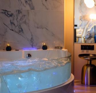 Elk Apartamento | Apartament LUNA z jacuzzi Premium na Mazurach