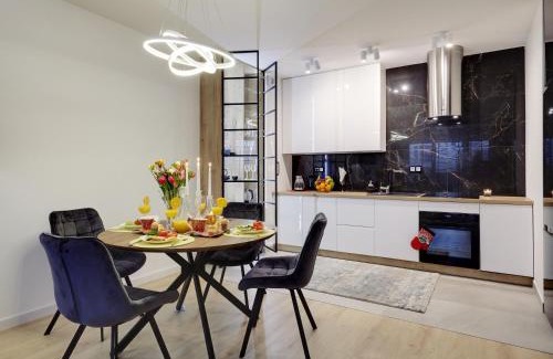 Brynow Apartamento | Apartament Seven Heaven, duże łóżko, kominek w salonie, parking w cenie