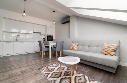 Plock Apartamento | APARTAMENT WARSZAWSKA klimatyzacja zamknięte osiedle parking
